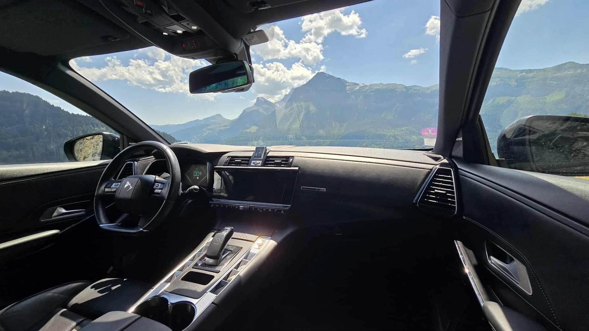 Intérieur confortable de notre DS7 Crossback
